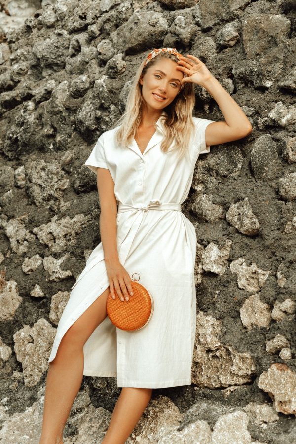 ARYA Safari Linen Midi Dress In Off White - 图片 2